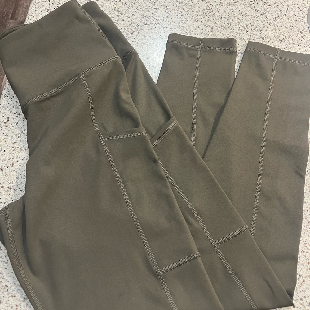 Banana Republic yoga pants, new without tags